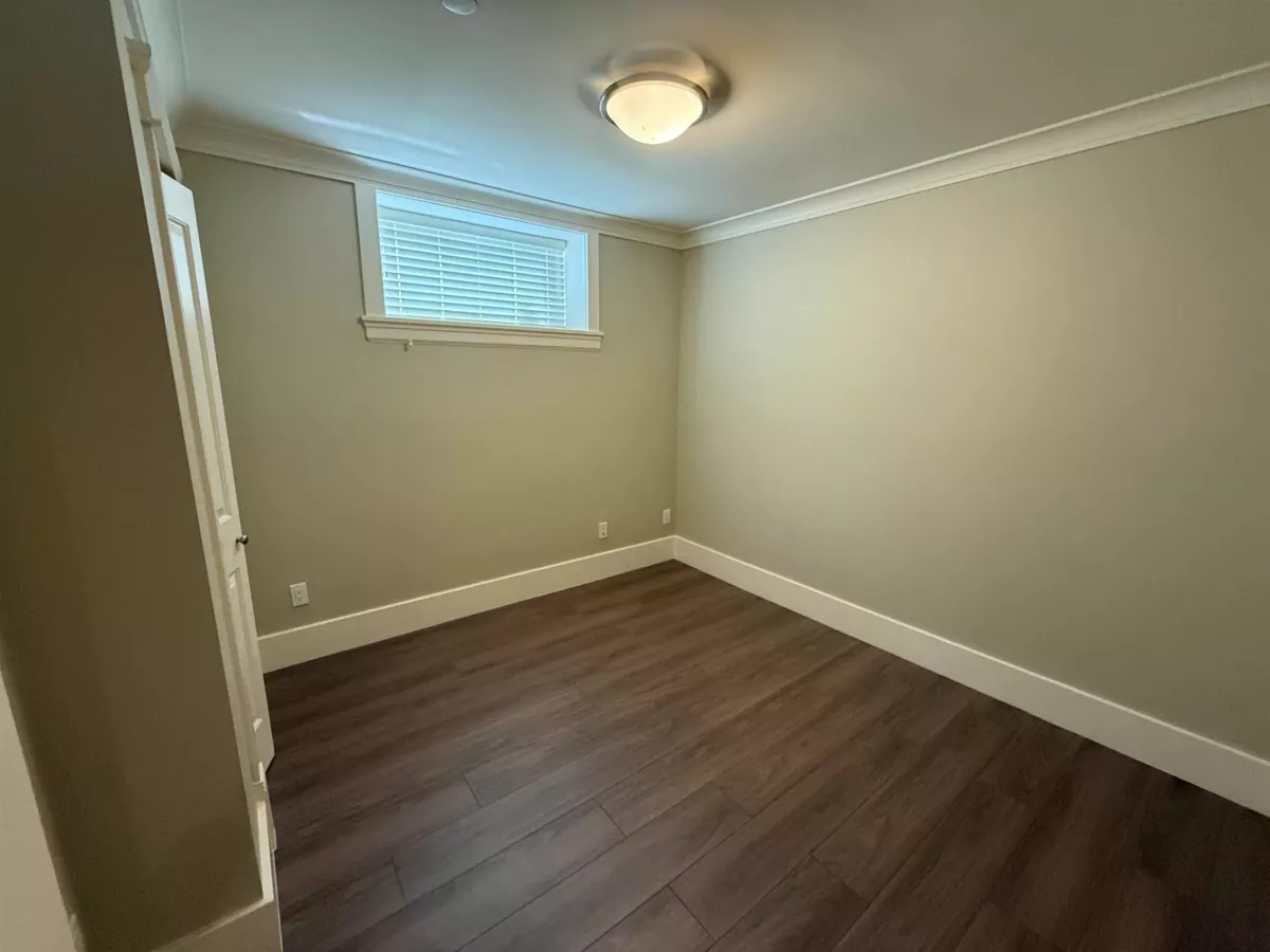 Fitness Center Photo Near 7689 Jasper Crescent, Vancouver, BC