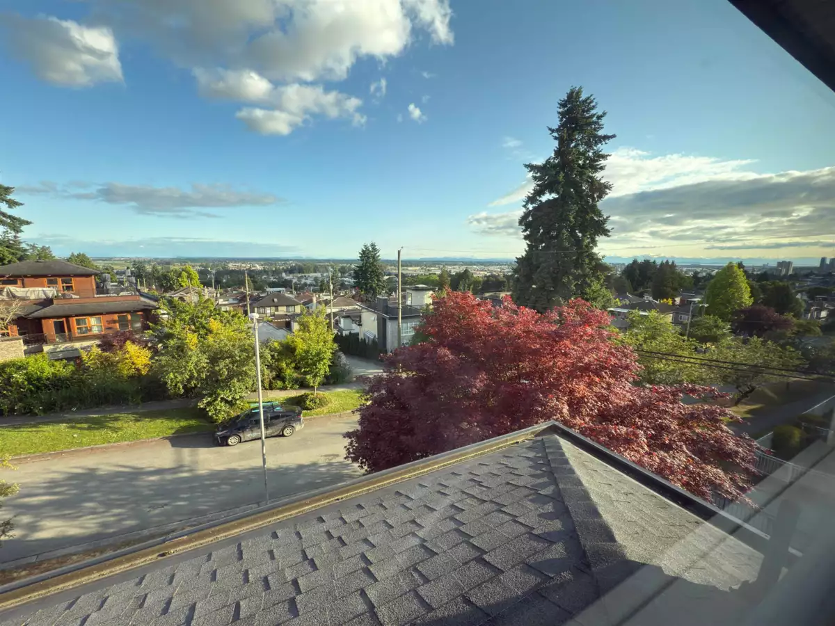 Front Yard Photo of 7689 Jasper Crescent, Vancouver, BC