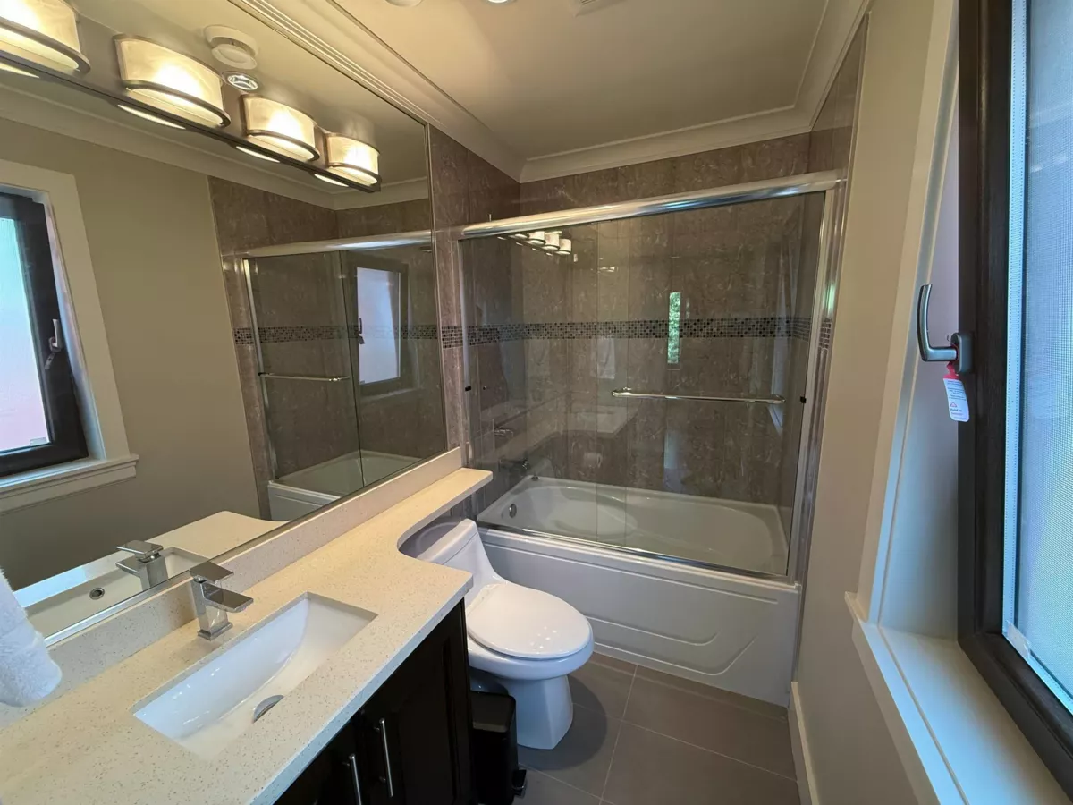 Hallway Photo of 7689 Jasper Crescent, Vancouver, BC