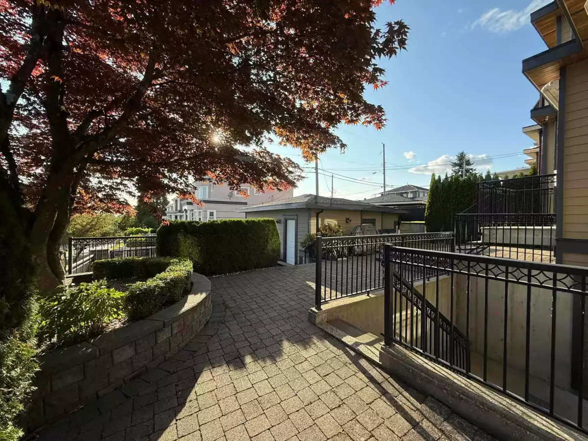 Kitchen Photo of 7689 Jasper Crescent, Vancouver, BC