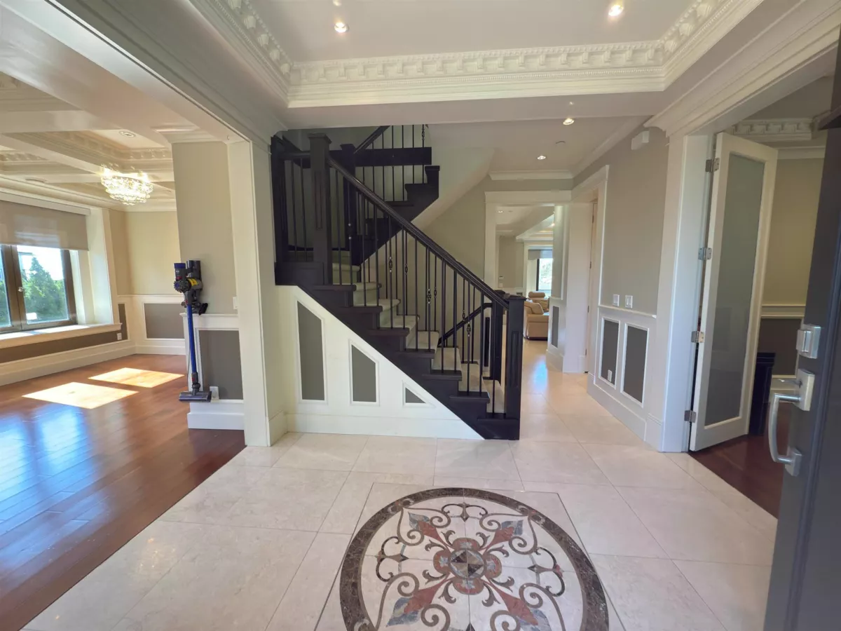 Primary Bathroom Photo of 7689 Jasper Crescent, Vancouver, BC