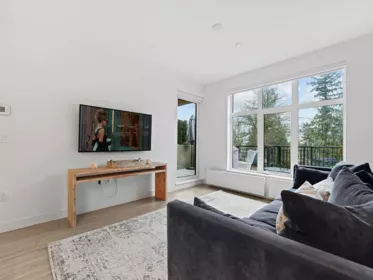 107 733 E 3rd Street, North Vancouver, BC