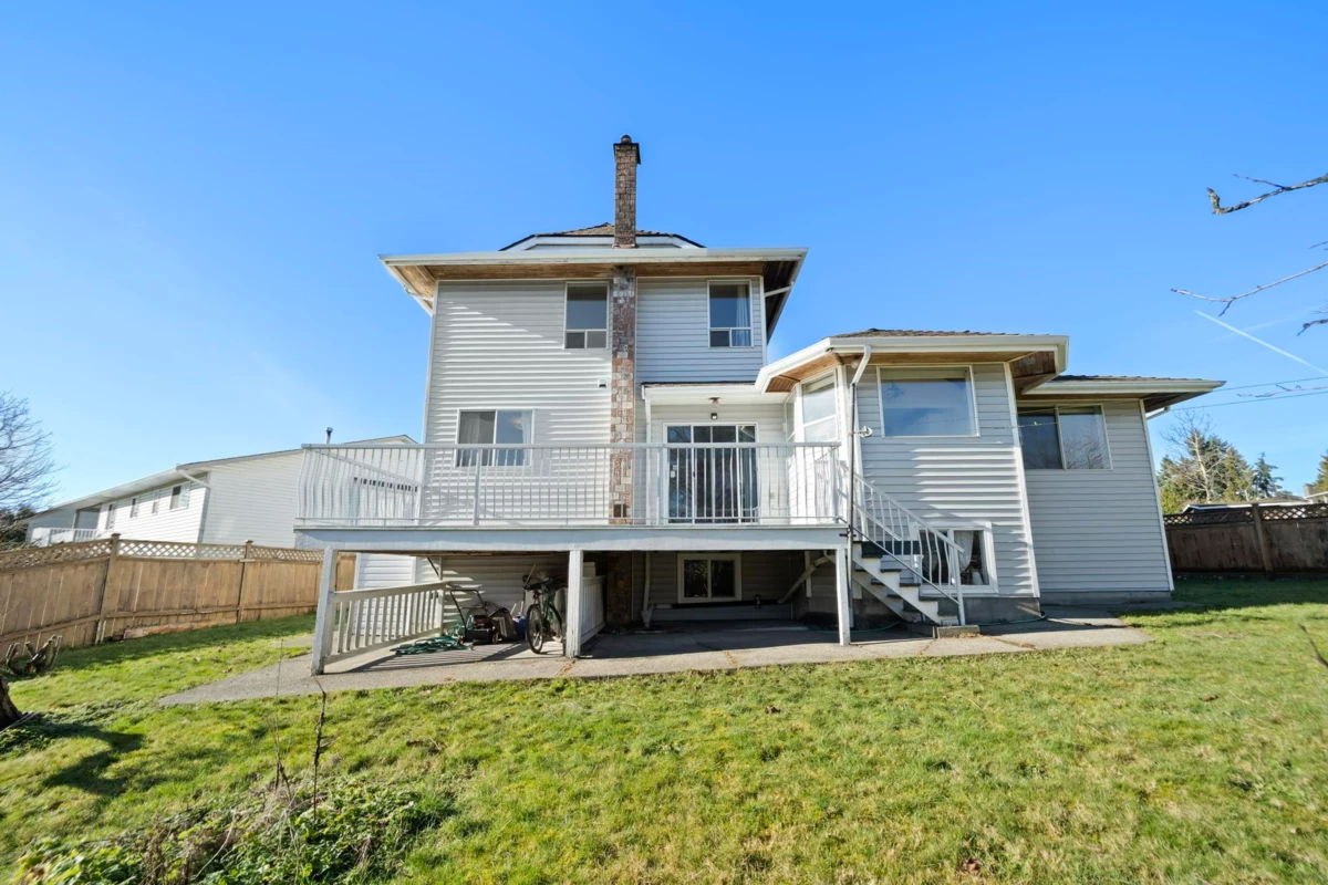 Pantry Photo of 13285 98 Avenue, Surrey, BC