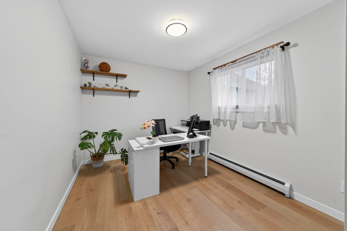 Backyard Photo of 2005 London Street, New Westminster, BC