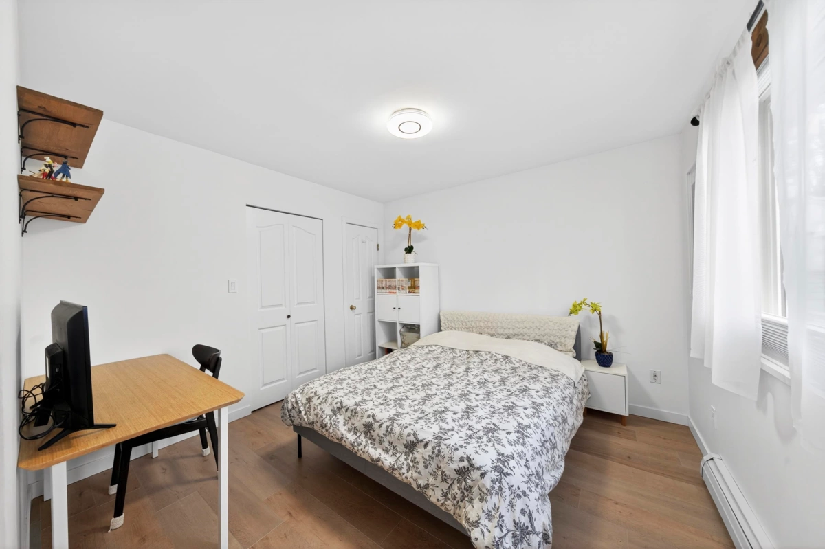 Guest Bathroom Photo of 2005 London Street, New Westminster, BC