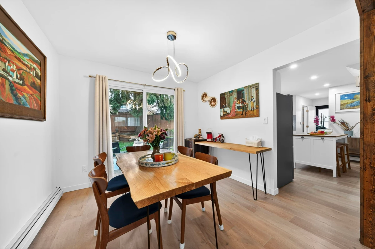 Kitchen Island Photo of 2005 London Street, New Westminster, BC