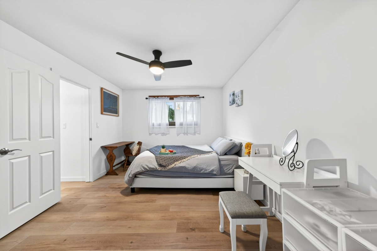 Mudroom Photo of 2005 London Street, New Westminster, BC