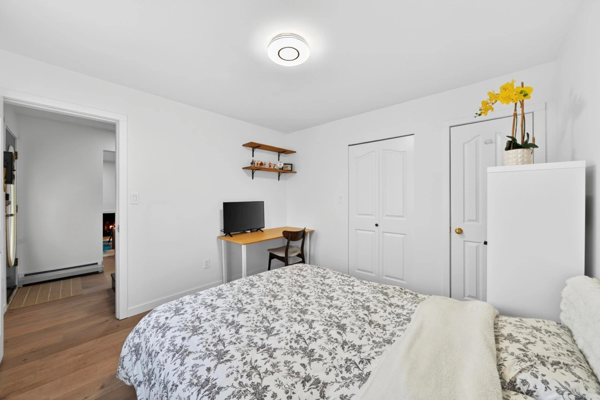 Office / Den Photo of 2005 London Street, New Westminster, BC