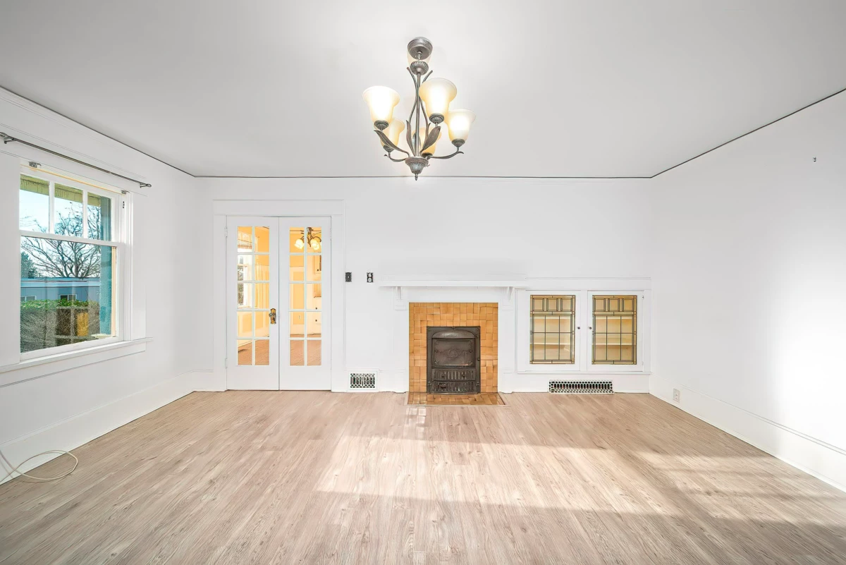Family Room Photo of 726 Tenth Street, New Westminster, BC