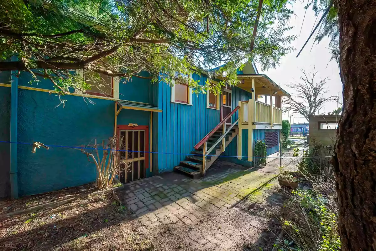 Garden / Landscaping Photo of 726 Tenth Street, New Westminster, BC