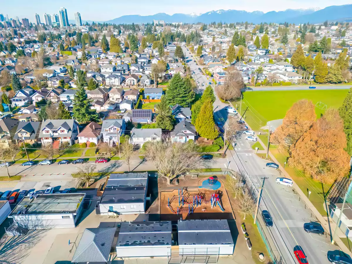 Hot Tub / Spa Photo of 726 Tenth Street, New Westminster, BC