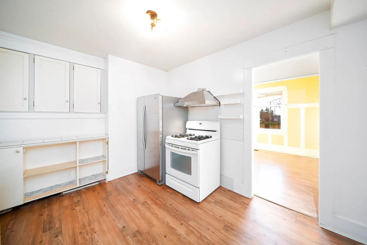 Primary Bedroom Photo of 726 Tenth Street, New Westminster, BC