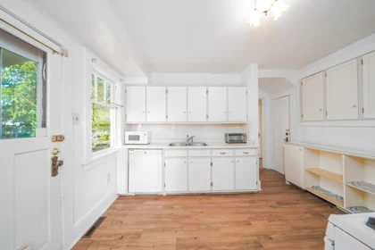 Breakfast Nook Photo of 726 Tenth Street, New Westminster, BC