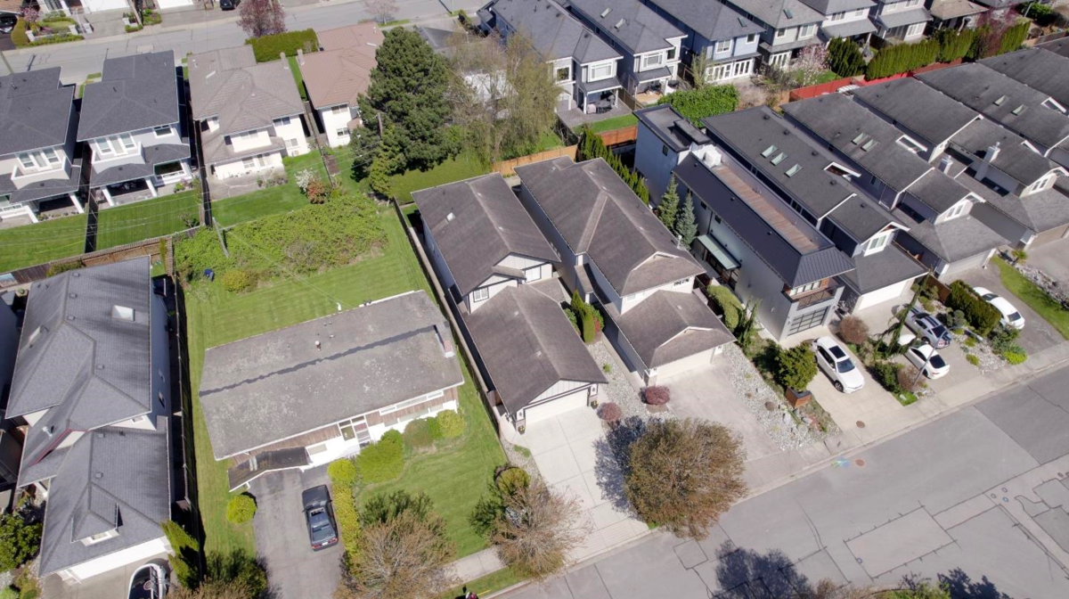 Garden / Landscaping Photo of 4737 Dunfell Road, Richmond, BC