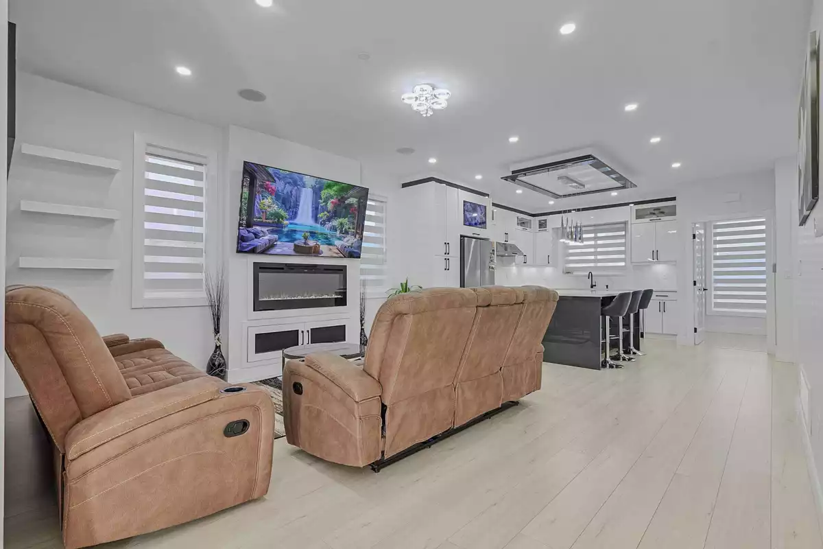 Breakfast Nook Photo of 33225 5 Avenue, Mission, BC