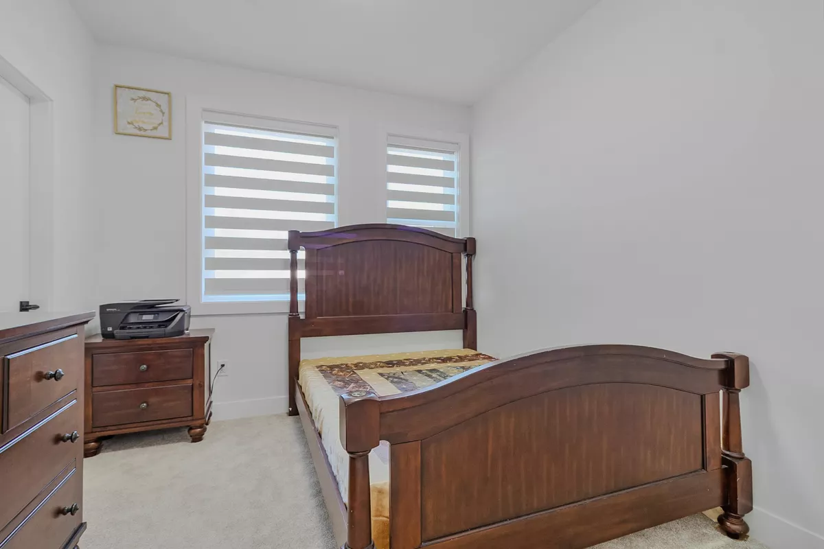 Garden / Landscaping Photo of 33225 5 Avenue, Mission, BC