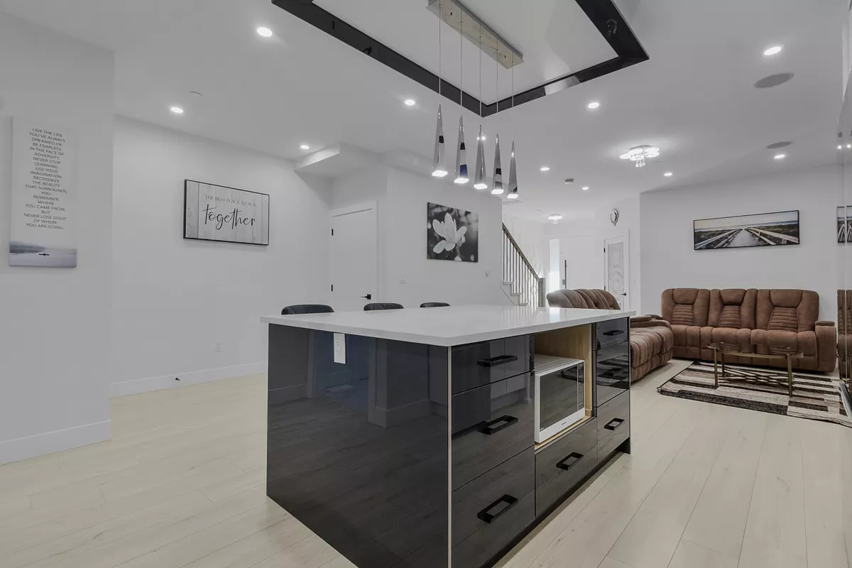 Powder Room Photo of 33225 5 Avenue, Mission, BC