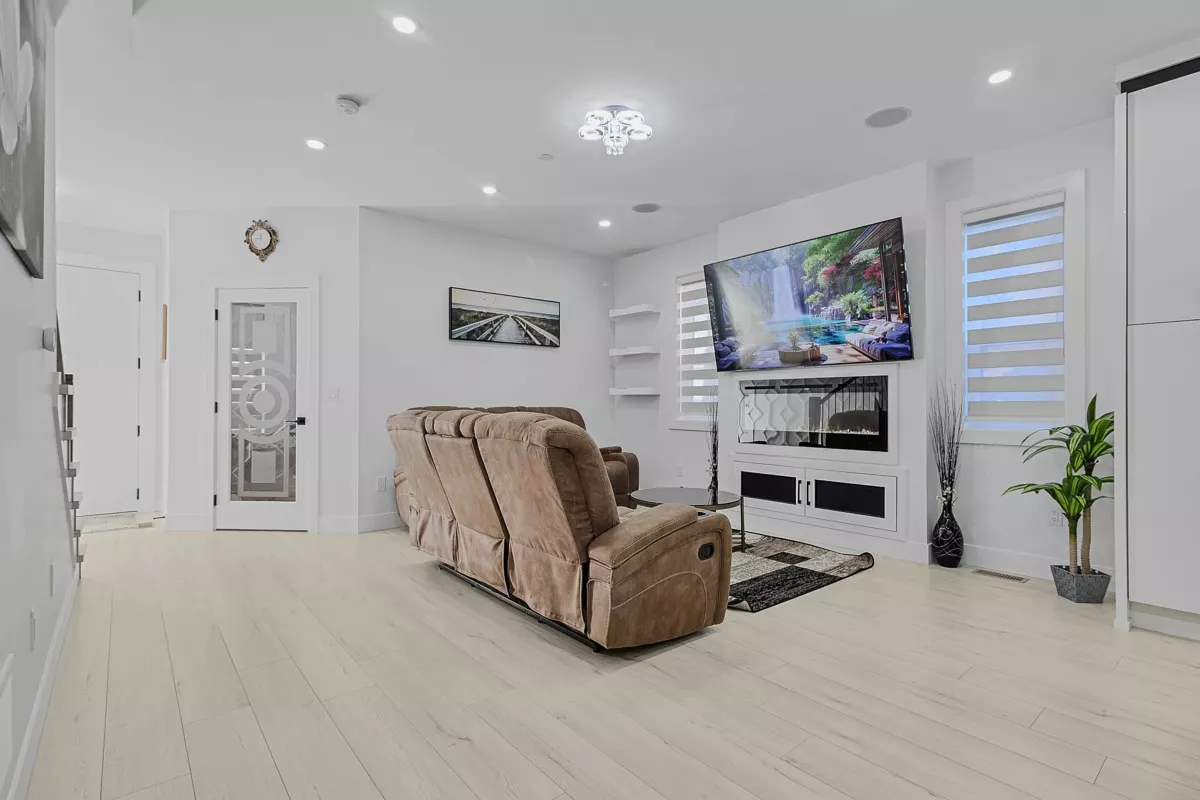 Primary Bedroom Photo of 33225 5 Avenue, Mission, BC