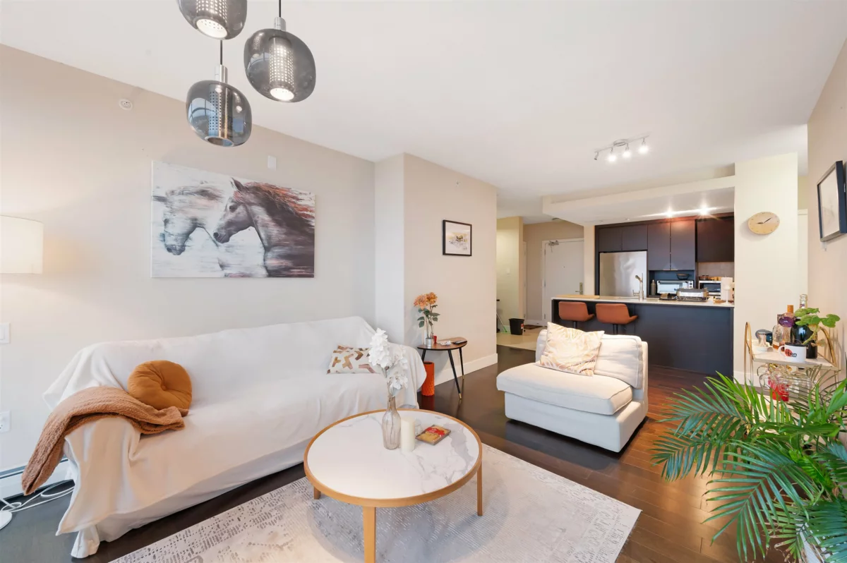 Family Room Photo of 1304 1320 Chesterfield Avenue, North Vancouver, BC