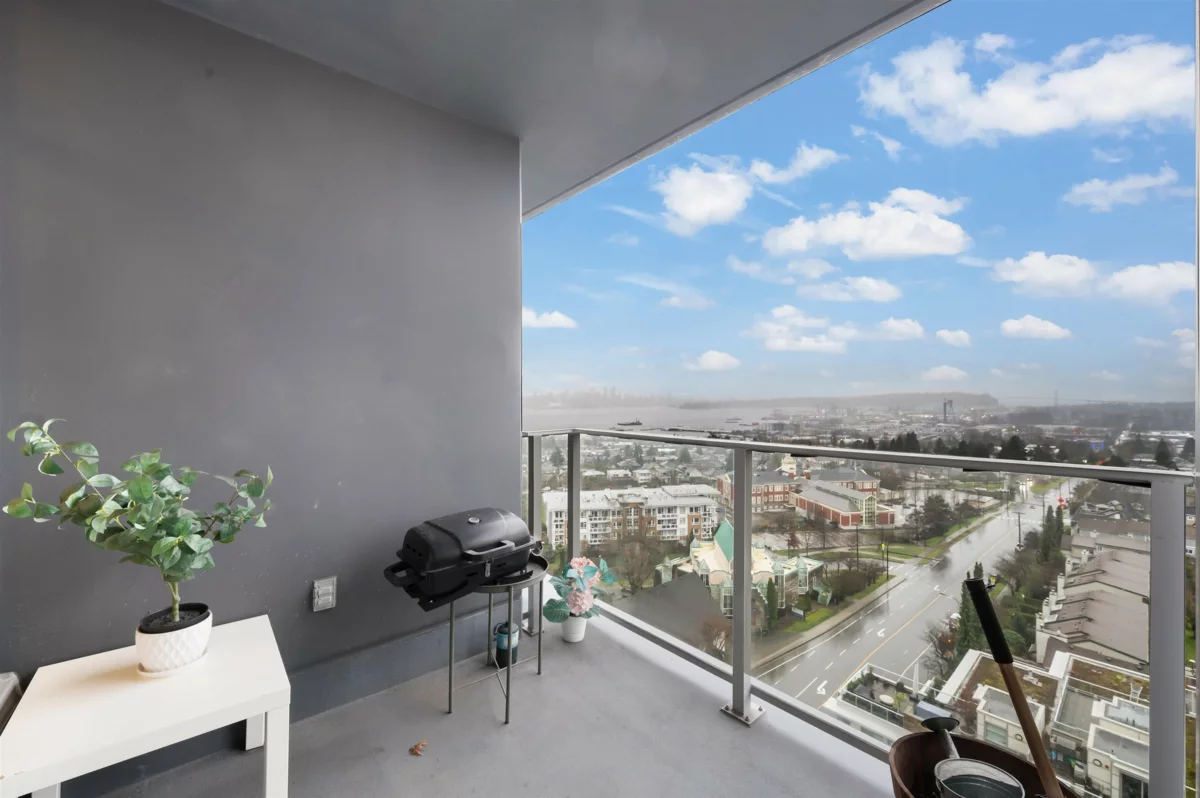 Guest Bathroom Photo of 1304 1320 Chesterfield Avenue, North Vancouver, BC