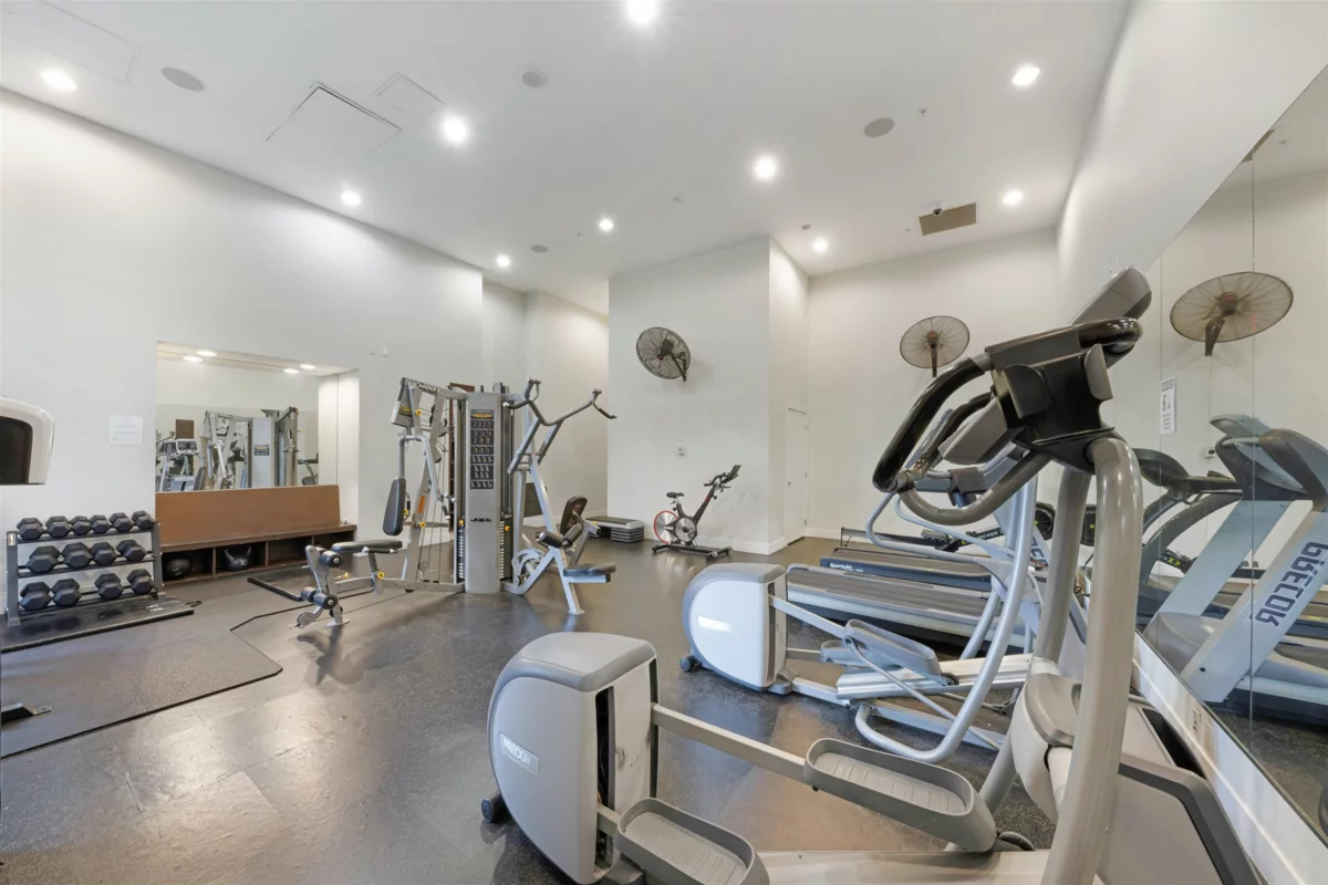 Hallway Photo of 1304 1320 Chesterfield Avenue, North Vancouver, BC