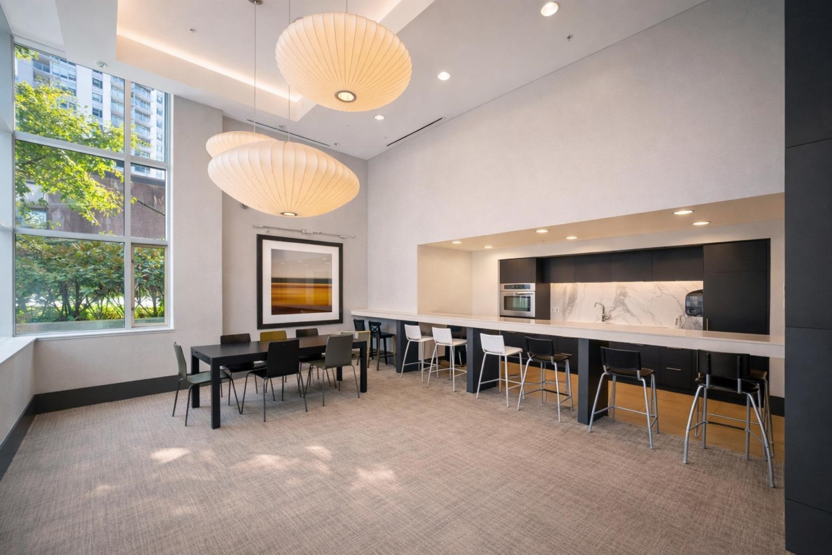 Mudroom Photo of 1304 1320 Chesterfield Avenue, North Vancouver, BC