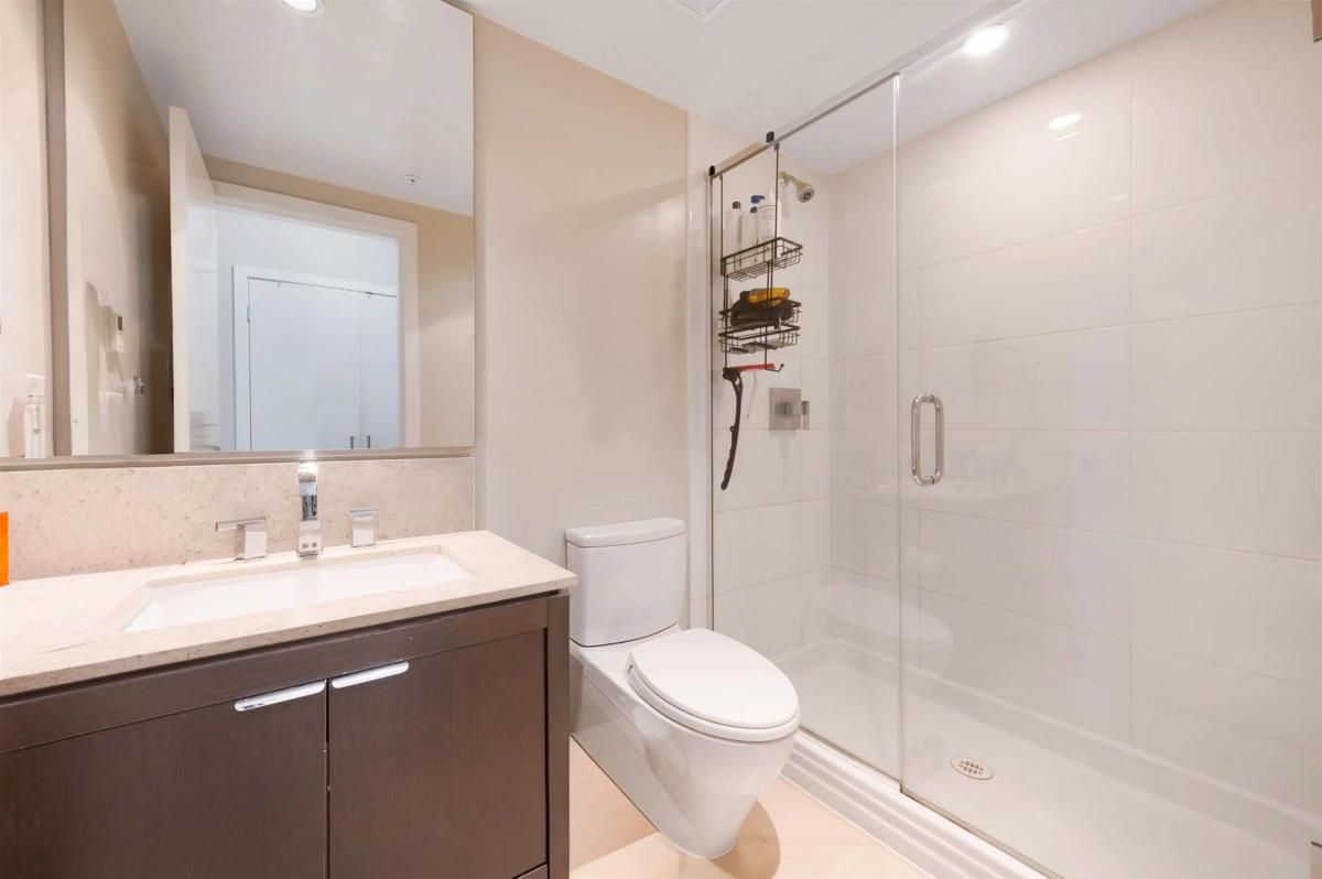 Walk-In Closet Photo of 1304 1320 Chesterfield Avenue, North Vancouver, BC