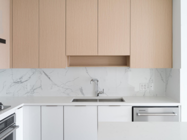 2207 699 Whiting Way, Coquitlam, BC, Coquitlam West — 2 bed apartment/condo for sale