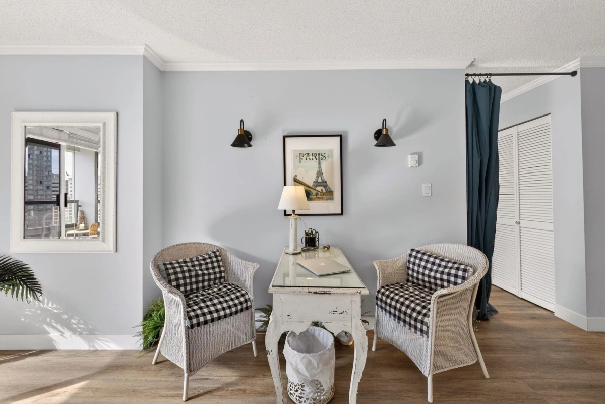 Family Room Photo of 1108 1060 Alberni Street, Vancouver, BC