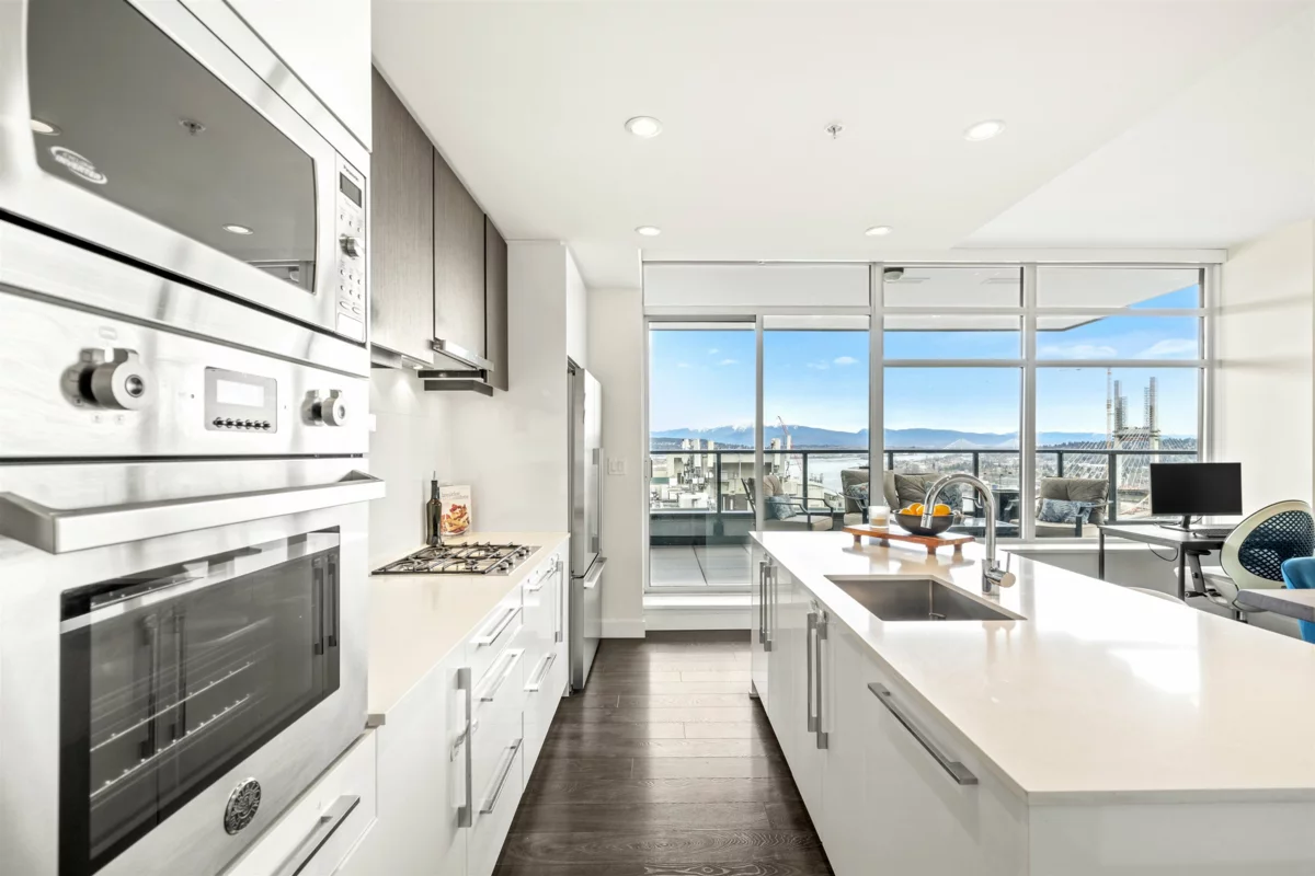 Dining Area Photo of 1801 188 Agnes Street, New Westminster, BC