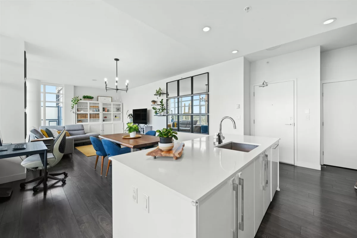 Primary Bathroom Photo of 1801 188 Agnes Street, New Westminster, BC