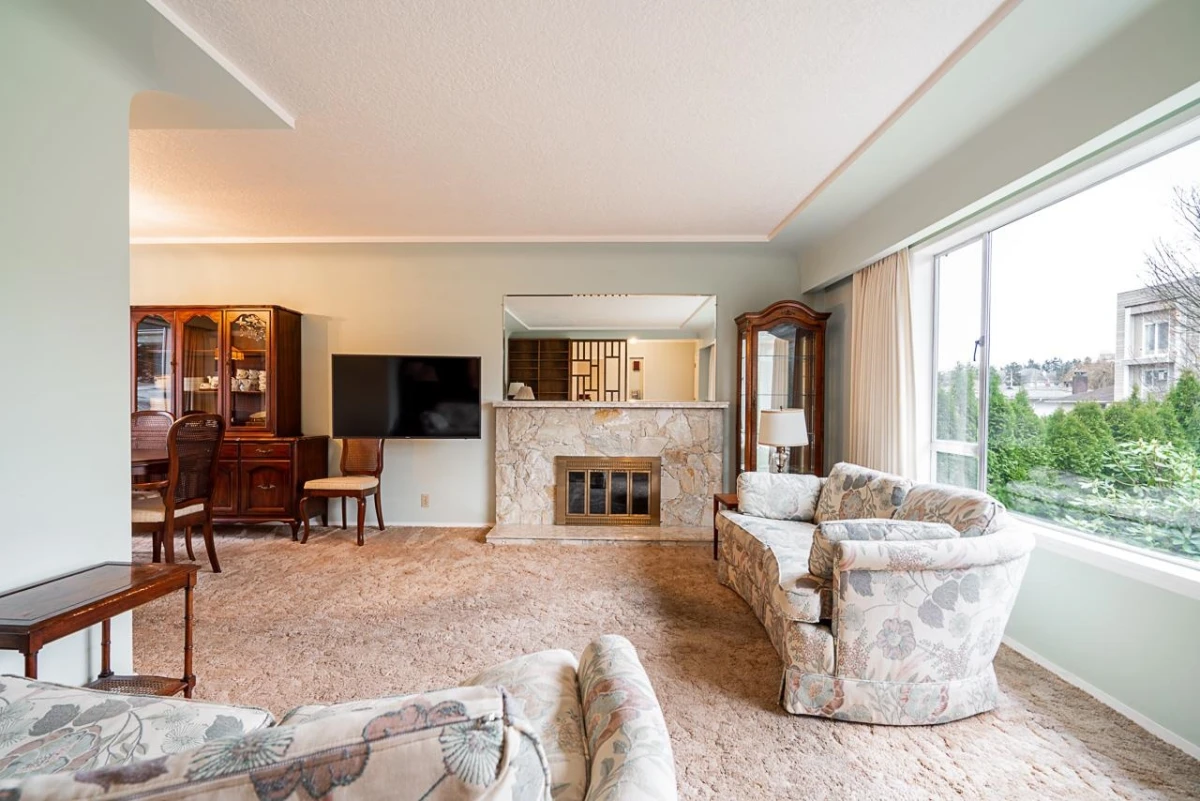 Breakfast Nook Photo of 6779 Elwell Street, Burnaby, BC
