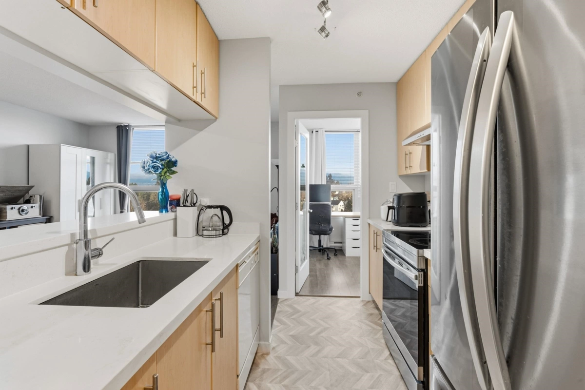 Breakfast Nook Photo of 1101 3663 Crowley Drive, Vancouver, BC