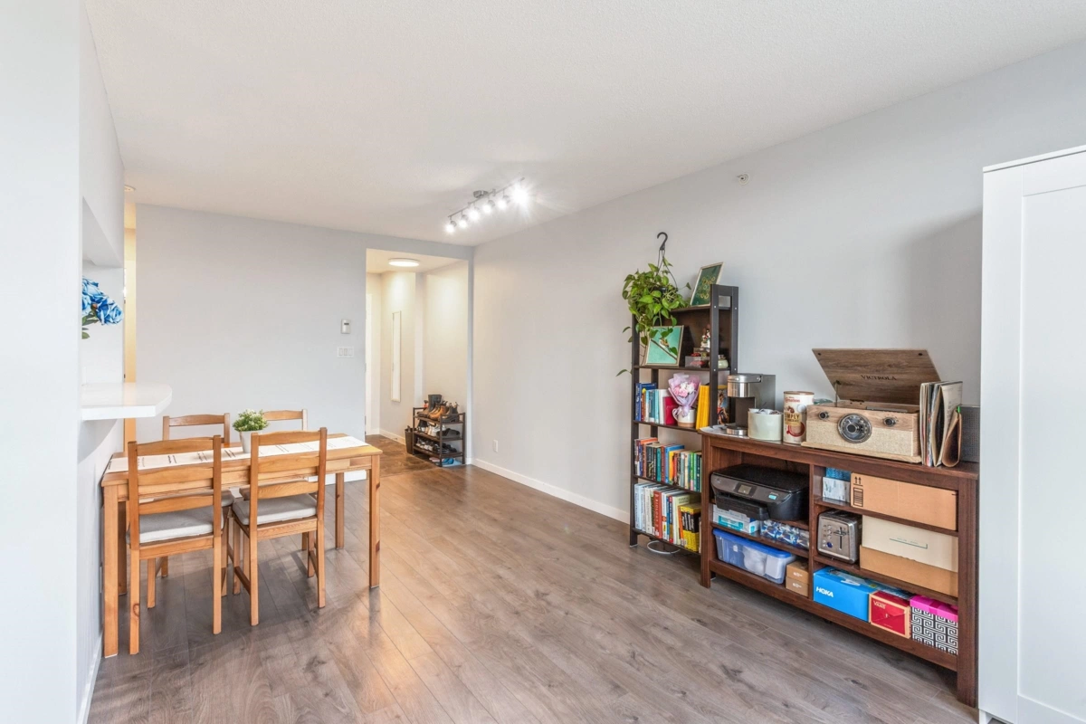 Dining Area Photo of 1101 3663 Crowley Drive, Vancouver, BC