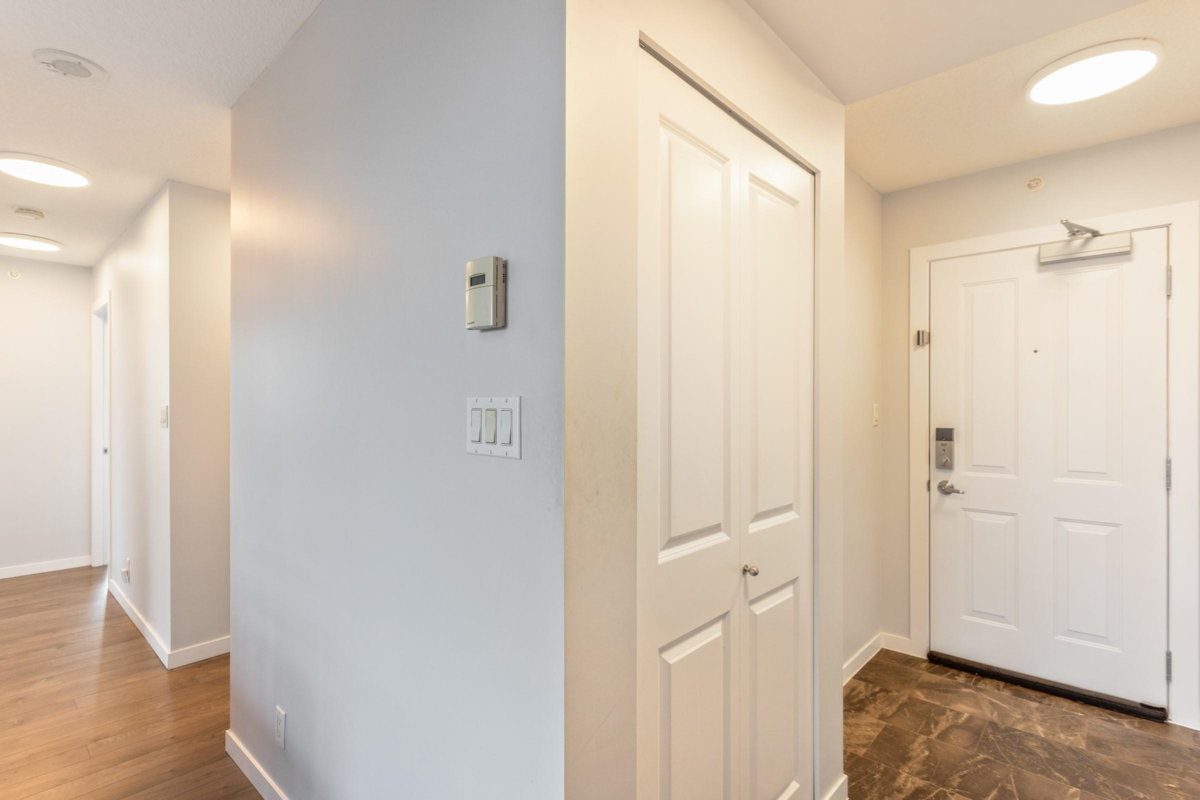 Powder Room Photo of 1101 3663 Crowley Drive, Vancouver, BC