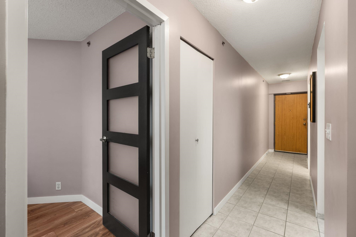 Loft / Bonus Room Photo of 504 789 Drake Street, Vancouver, BC