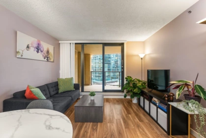 504 789 Drake Street, Vancouver, BC