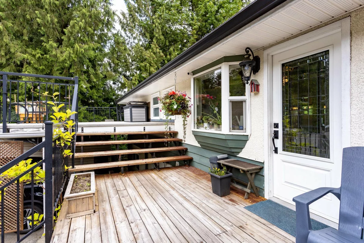Guest Bathroom Photo of 2317 St George Street, Port Moody, BC