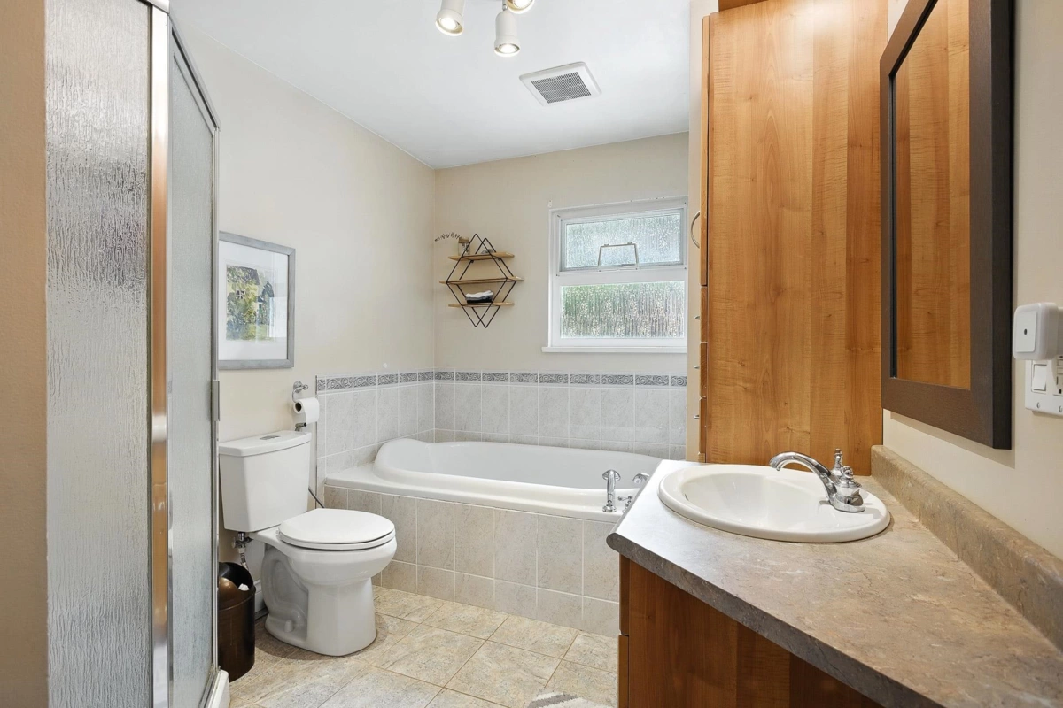 Laundry Room Photo of 2317 St George Street, Port Moody, BC