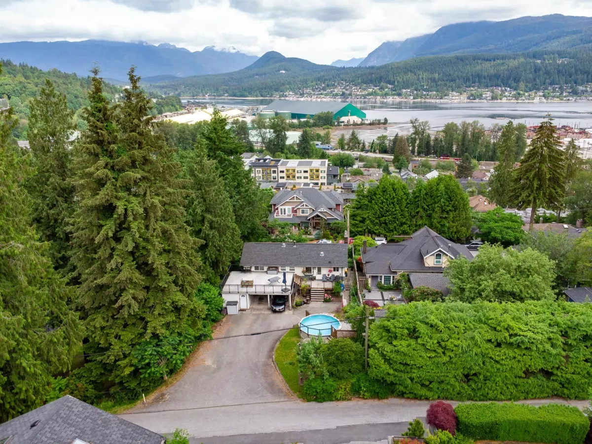 Swimming Pool Photo of 2317 St George Street, Port Moody, BC