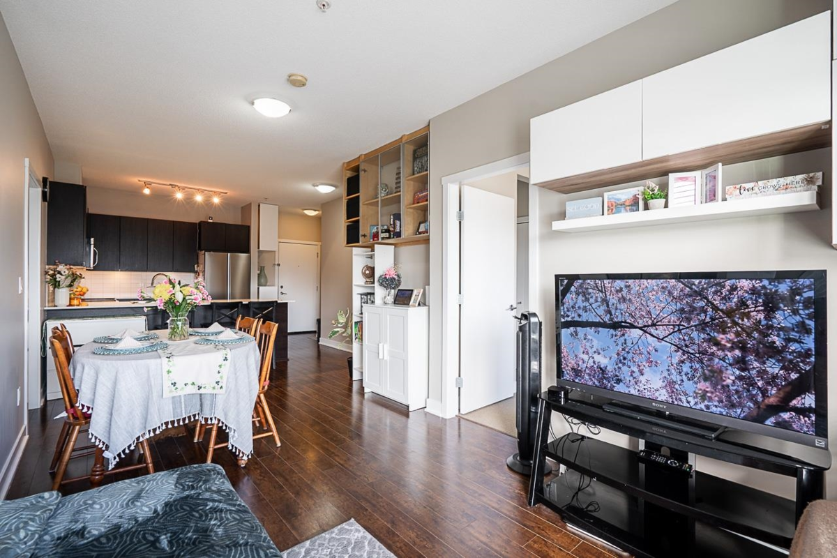 Breakfast Nook Photo of 309 20460 Douglas Crescent, Langley, BC