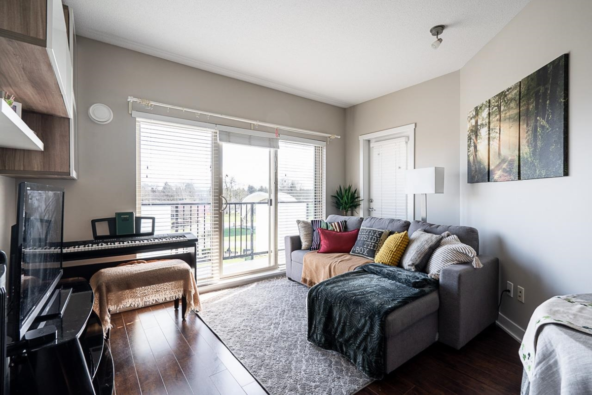 Kitchen Island Photo of 309 20460 Douglas Crescent, Langley, BC