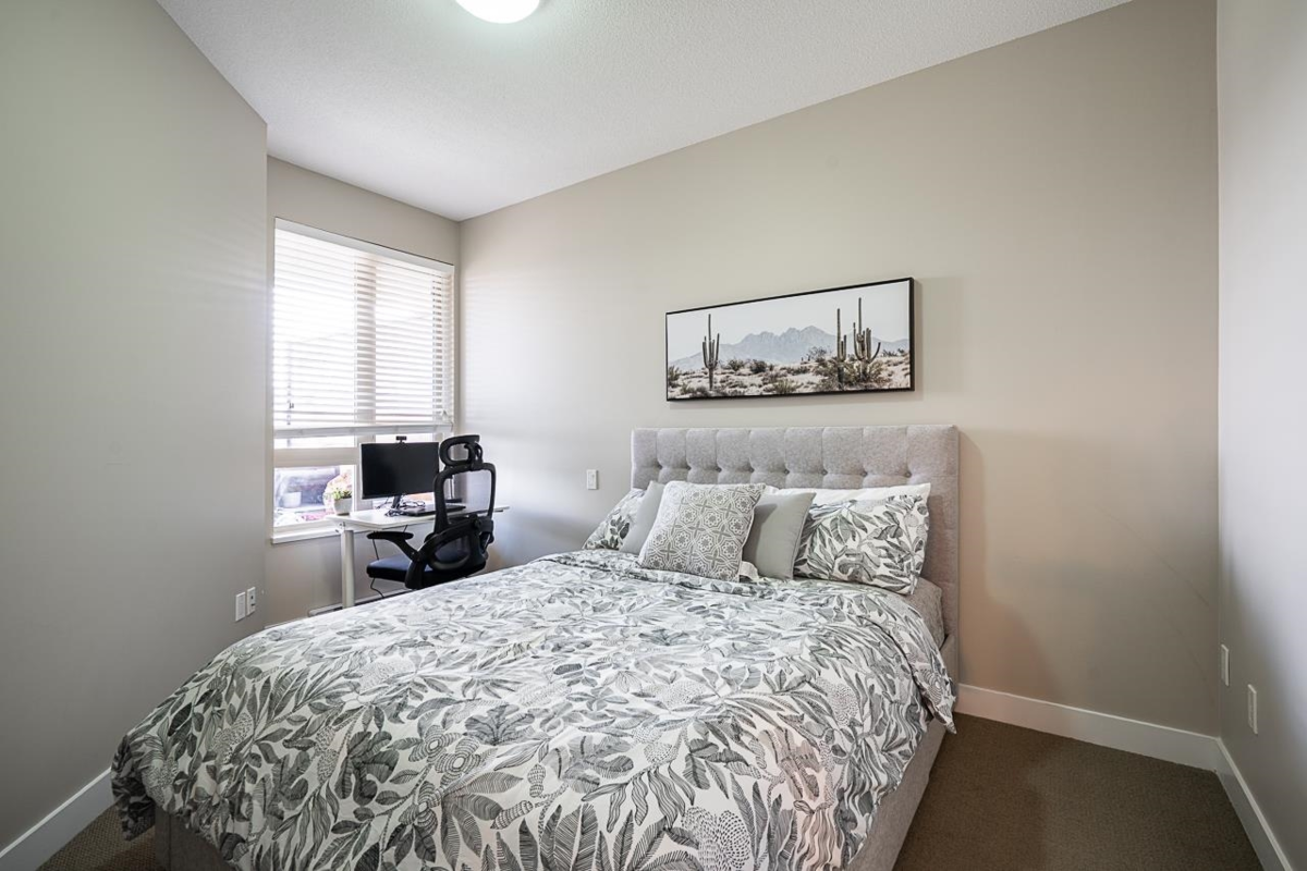 Walk-In Closet Photo of 309 20460 Douglas Crescent, Langley, BC