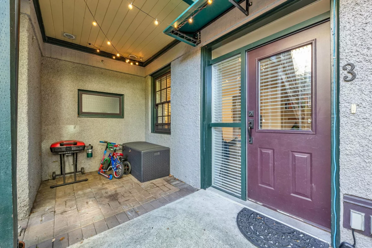 Basement Recreation Room Photo of 3 12 E Royal Avenue, New Westminster, BC