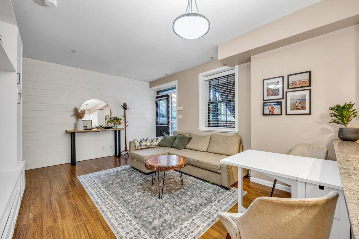 Dining Area Photo of 3 12 E Royal Avenue, New Westminster, BC