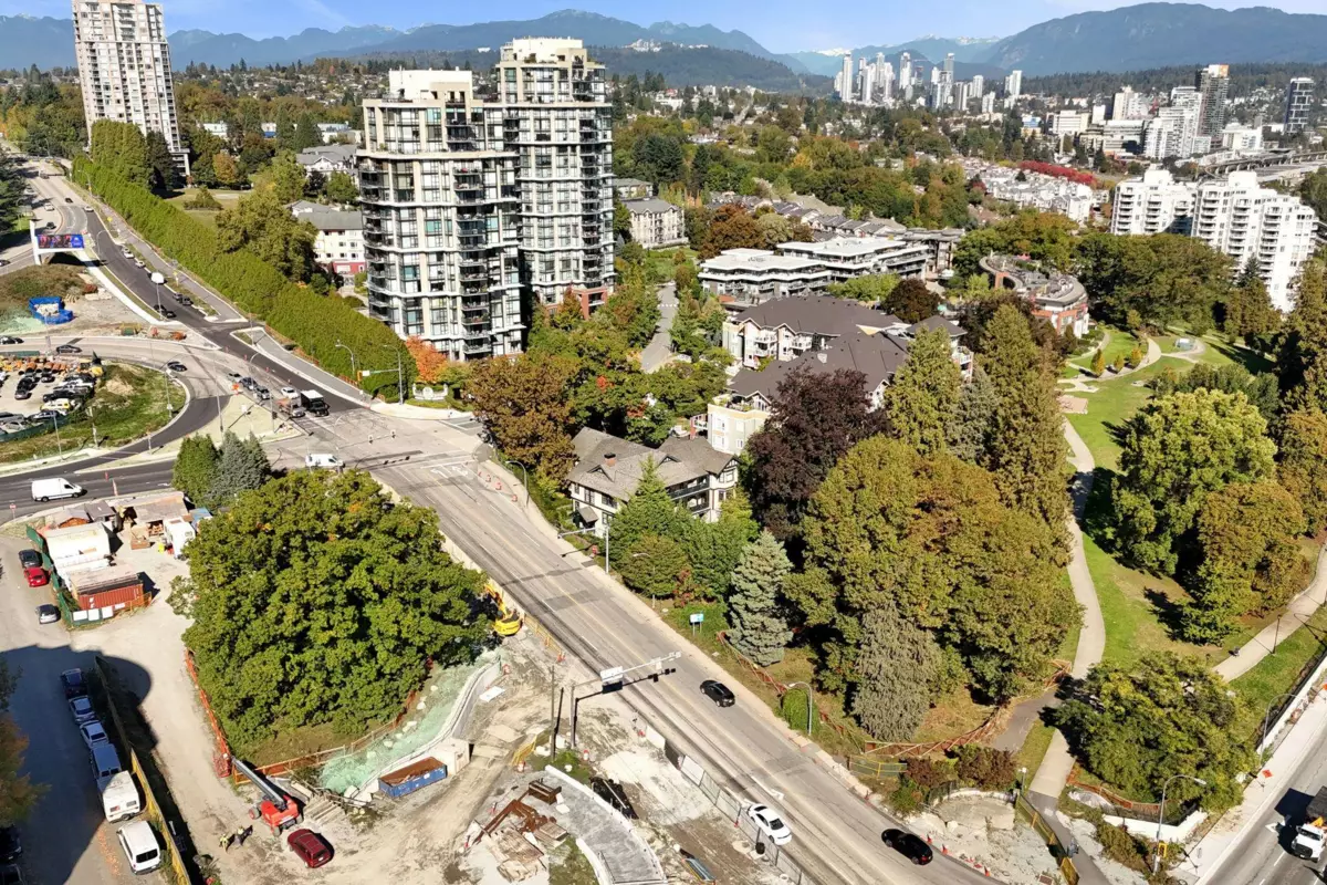 Entry Foyer Photo of 3 12 E Royal Avenue, New Westminster, BC