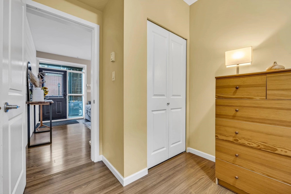 Guest Bathroom Photo of 3 12 E Royal Avenue, New Westminster, BC