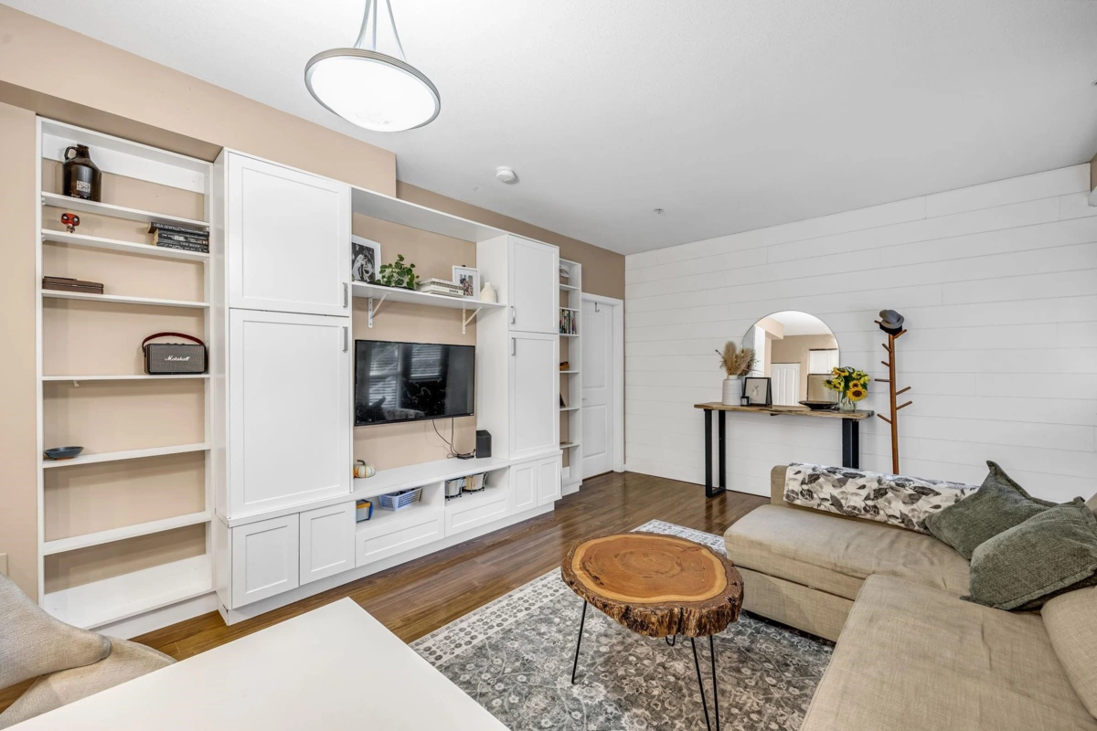 Kitchen Photo of 3 12 E Royal Avenue, New Westminster, BC