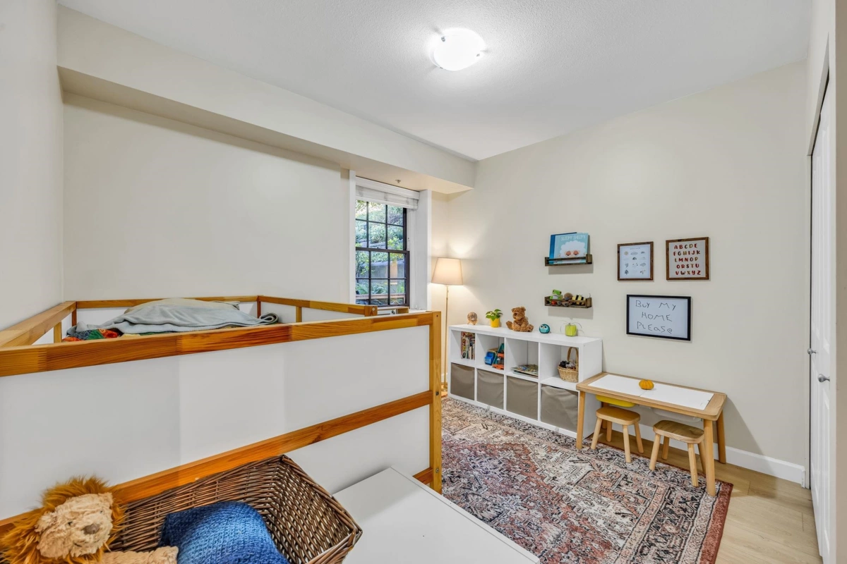 Primary Bathroom Photo of 3 12 E Royal Avenue, New Westminster, BC