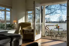 1 8581 Jellicoe Street, Vancouver, BC